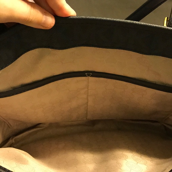 Michael Kors Jet Set Medium Top Zip Snap Tote - Picture 5 of 8